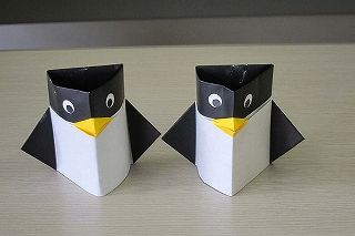 �y���M��